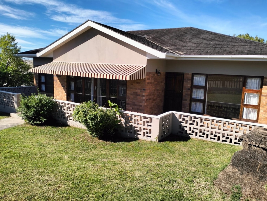 5 Bedroom Property for Sale in Sunnyridge Eastern Cape